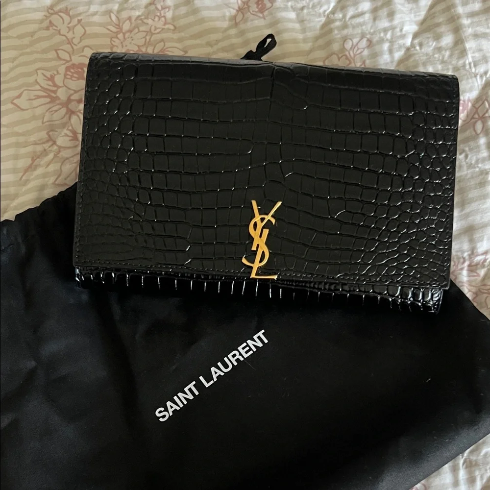 NWT Saint Laurent Black Croc Embossed WOC Bag with Gold Logo and removable chain - Picture 1 of 10